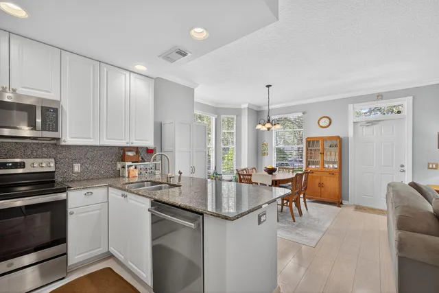 $555,999 | 246 Iris Drive, Jupiter, FL 33458