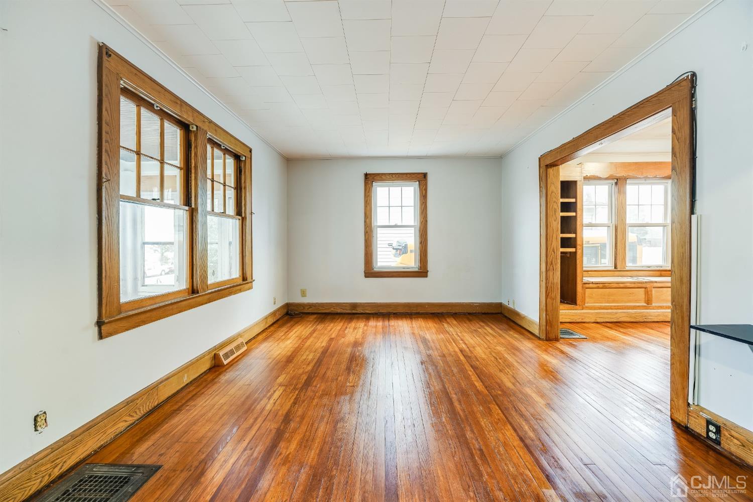 640 North Ave Extension Dunellen, NJ 08812 - Photo 6 of 23 Gallery Image 6