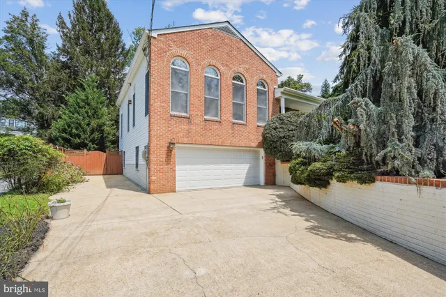 $1,399,000 | 13601 Valley Drive, Rockville, MD 20850