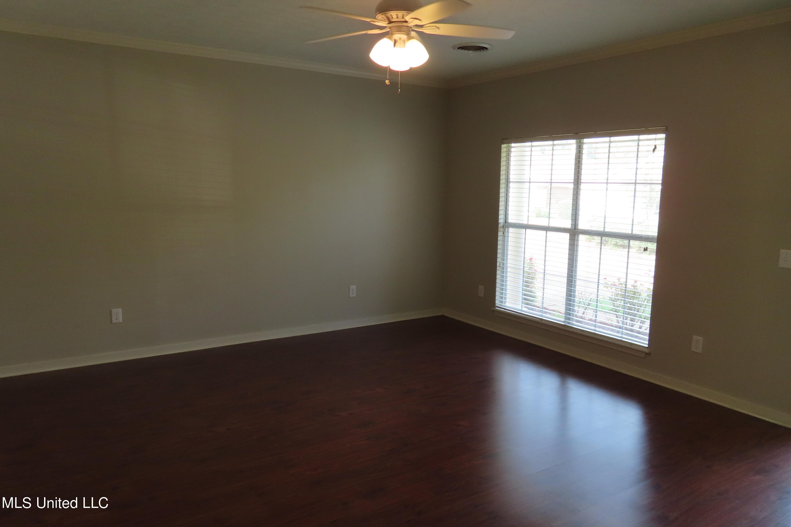 206 Waterfall Way Clinton, MS 39056 - Photo 3 of 17 IMG_3449