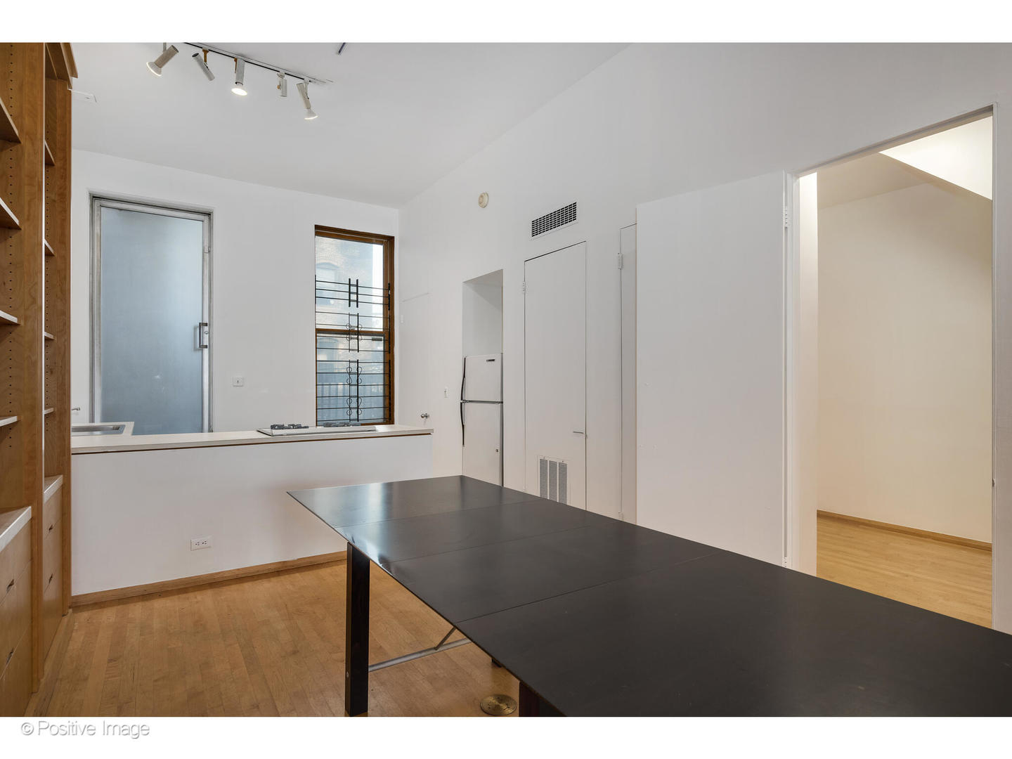 740 North Wells Street Chicago, IL 60654 - Photo 16 of 47 a view interior of a house an entryway