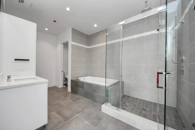 $4,600 | 4521 San Felipe Street, Unit 1904, Houston, TX 77027