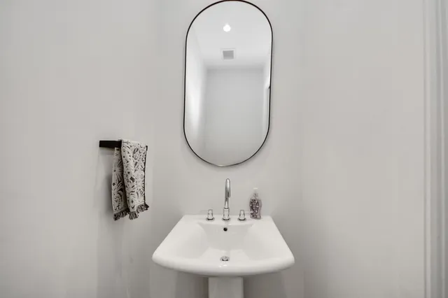 $4,600 | 4521 San Felipe Street, Unit 1904, Houston, TX 77027