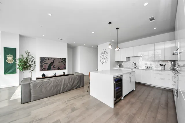 $4,600 | 4521 San Felipe Street, Unit 1904, Houston, TX 77027