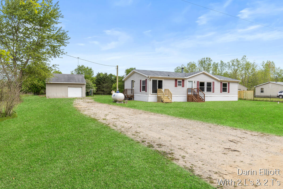 9203 Castle Road Sheridan, MI 48884 - Photo 4 of 40 9203-Castle_002-ver-2