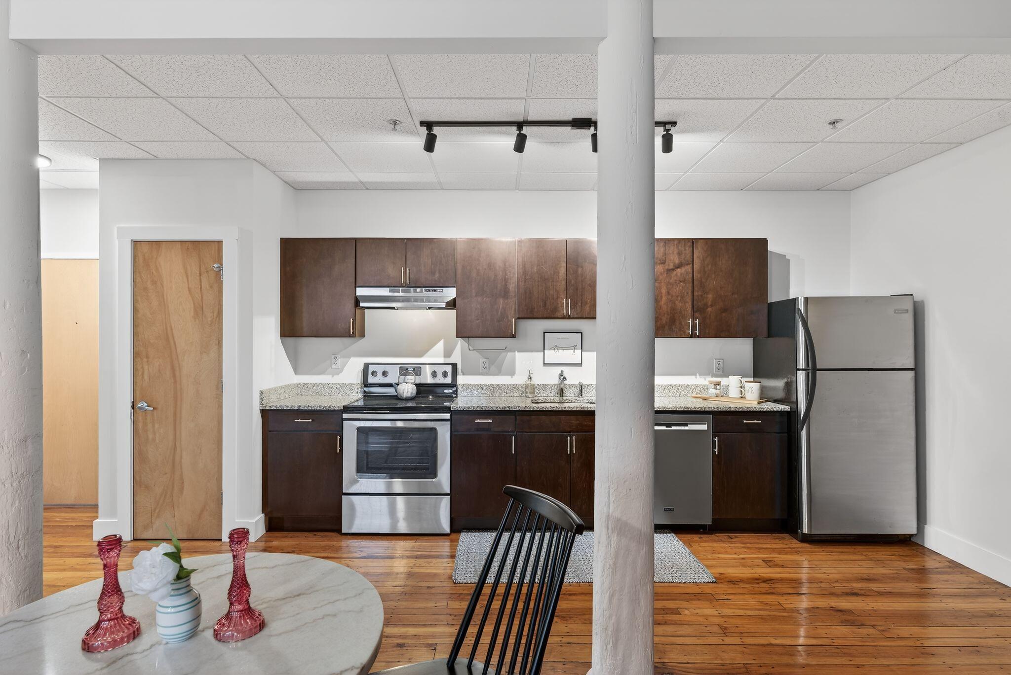 2 Main Street, Unit 18308 Biddeford, ME 04005 - Photo 4 of 49 Light and Bright 18-308