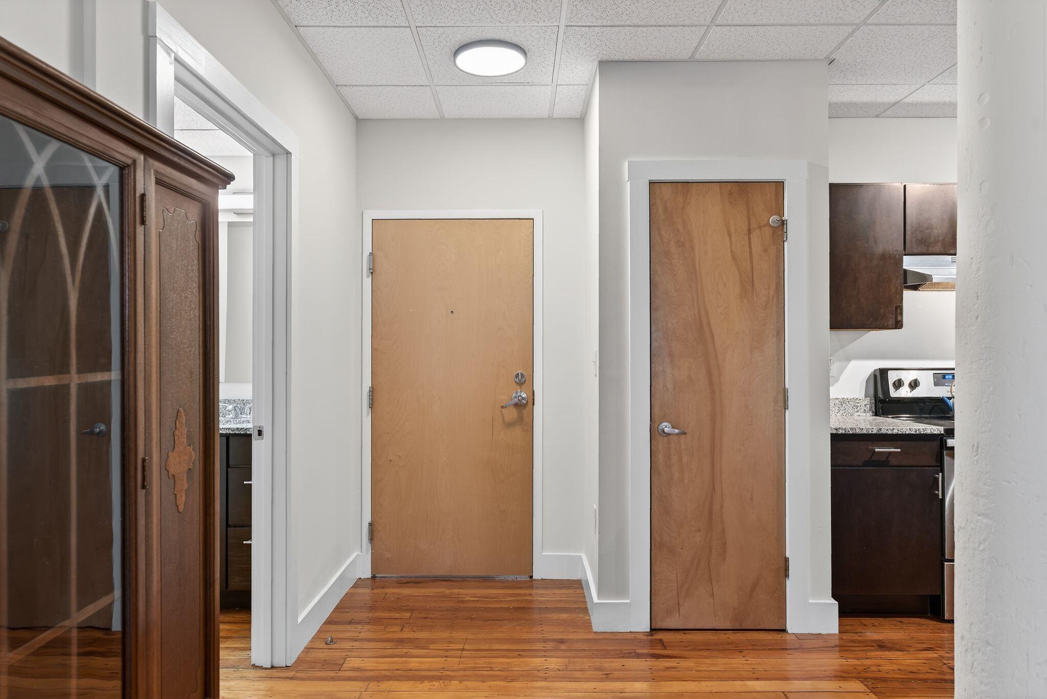 2 Main Street, Unit 18308 Biddeford, ME 04005 - Photo 5 of 49 Light and Bright 18-308