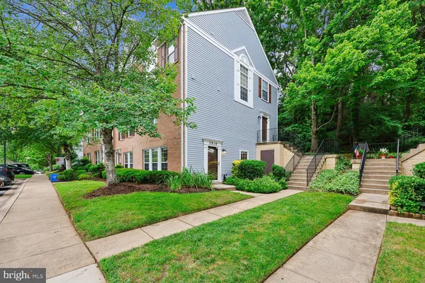 $2,500 | 7919 Foxcrest Court, Unit 7919, Potomac, MD 20854