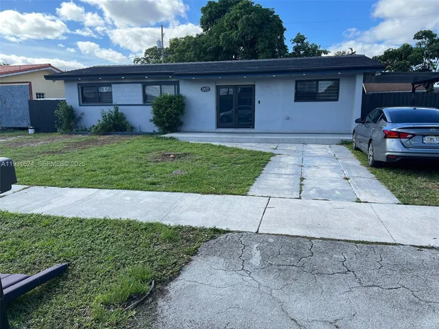 $2,900 | 5470 West 8th Lane, Hialeah, FL 33012