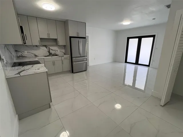 $2,900 | 5470 West 8th Lane, Hialeah, FL 33012