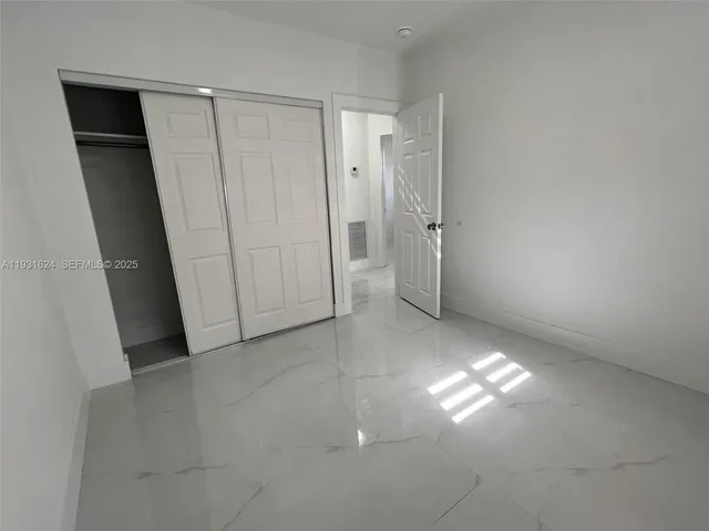 $2,900 | 5470 West 8th Lane, Hialeah, FL 33012