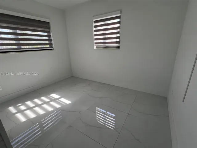 $2,900 | 5470 West 8th Lane, Hialeah, FL 33012