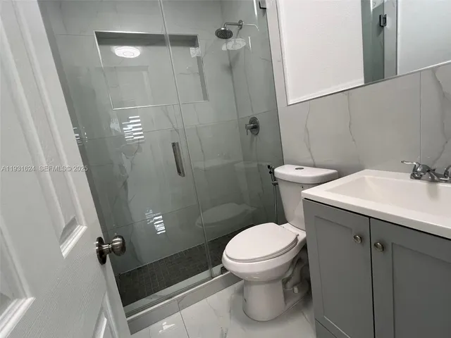 $2,900 | 5470 West 8th Lane, Hialeah, FL 33012