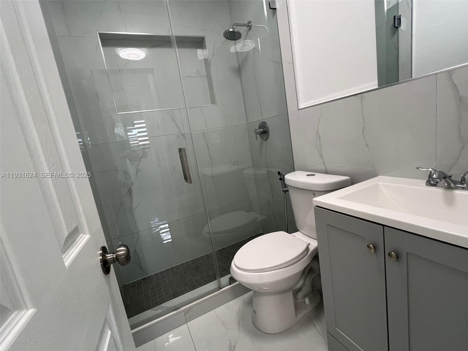 5470 West 8th Lane Hialeah, FL 33012 - Photo 10 of 17