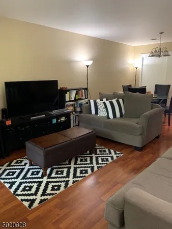 $2,050 | 29 Sage Court, Bedminster, NJ 07921