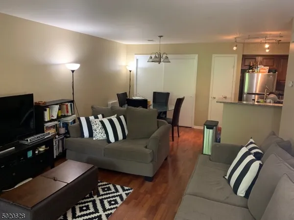 $2,050 | 29 Sage Court, Bedminster, NJ 07921