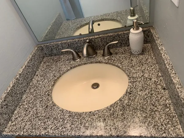 $2,050 | 29 Sage Court, Bedminster, NJ 07921