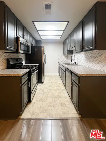 $2,550 | 4083 Tujunga Avenue, Unit 203, Studio City, CA 91604