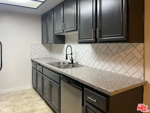 $2,550 | 4083 Tujunga Avenue, Unit 203, Studio City, CA 91604