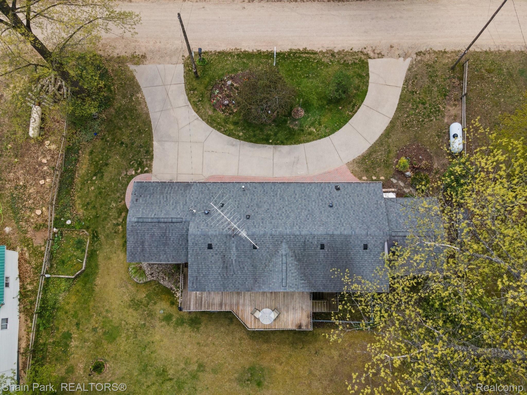 301 Shappell Road Harrison, MI 48625 - Photo 23 of 53 U-Shaped Drive for Parking Convenience