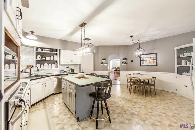 $240,000 | 2440 Highway 20, Vacherie, LA 70090