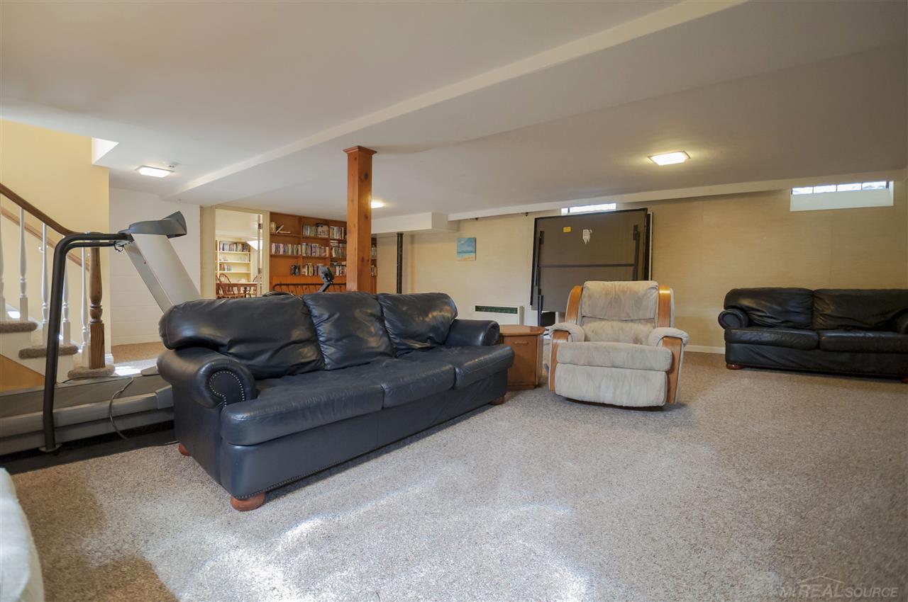 294 Stephens Road Grosse Pointe Farms, MI 48236 - Photo 32 of 42