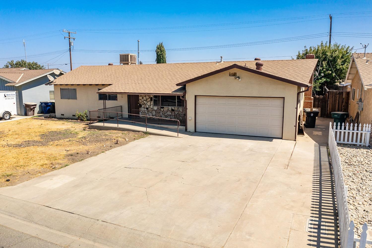 516 Gemini Street Tulare, CA 93274 - Photo 3 of 25