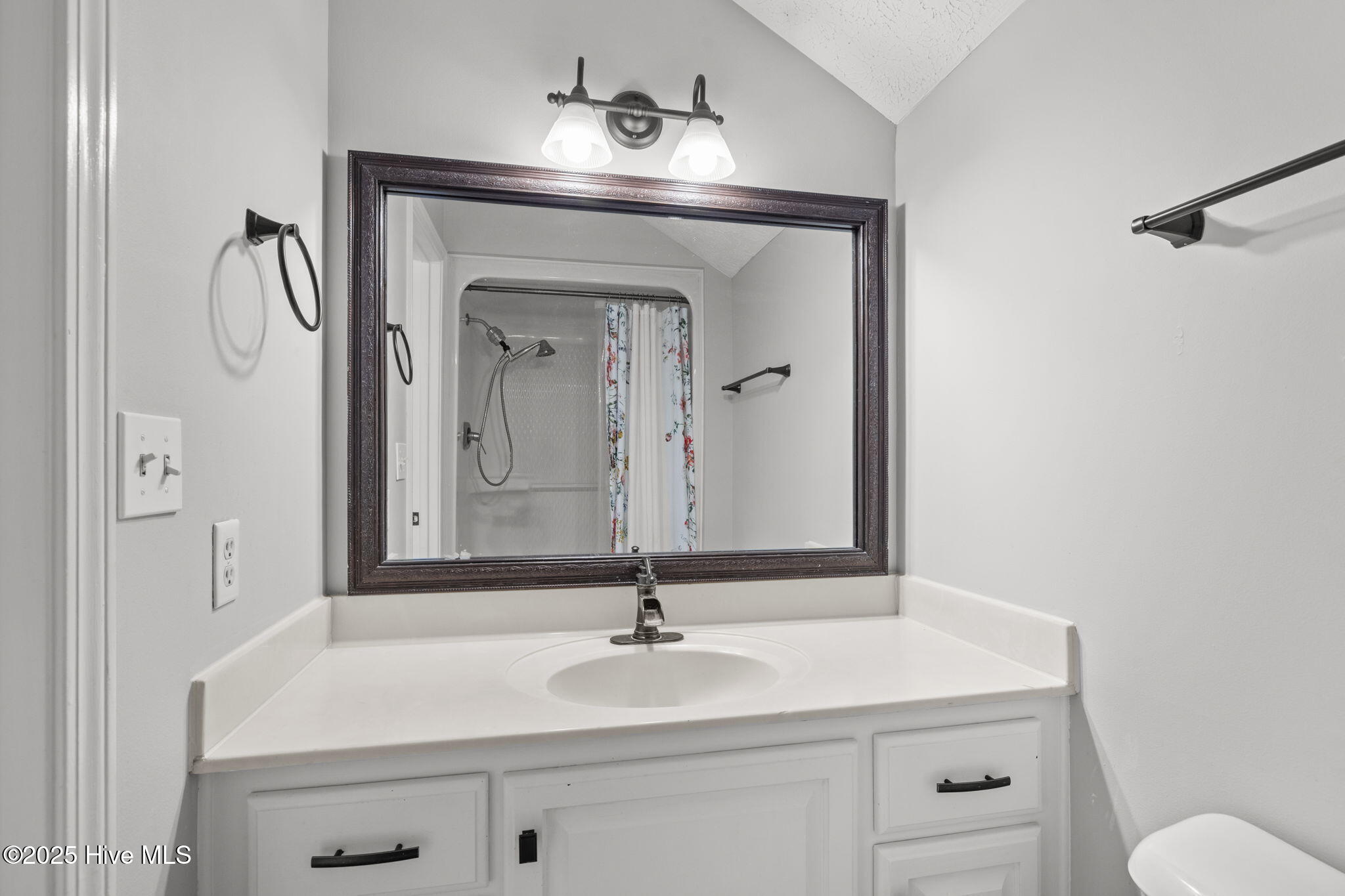 906 Ridge Water Boulevard Morehead City, NC 28557 - Photo 28 of 56 En-Suite Bathroom in Bonus Room