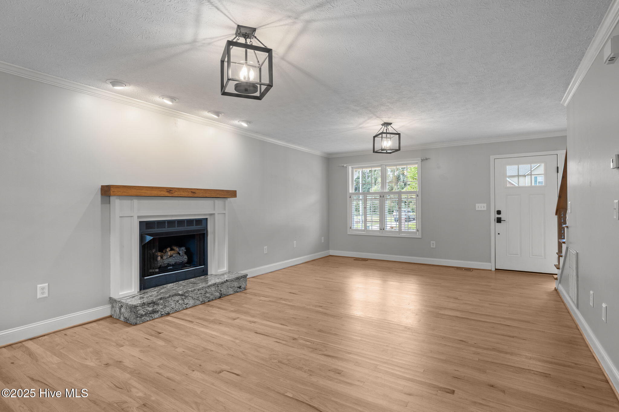 906 Ridge Water Boulevard Morehead City, NC 28557 - Photo 6 of 56 Living Room