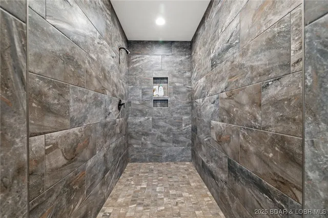 $649,750 | 432 Pardon Road, Marionville, MO 65705