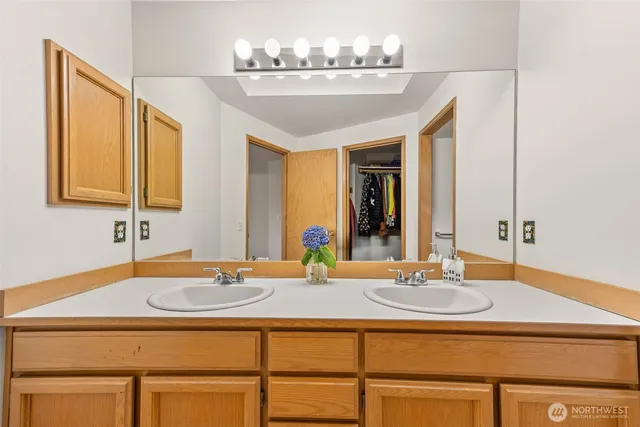 $550,000 | 16503 133rd Avenue East, Puyallup, WA 98374