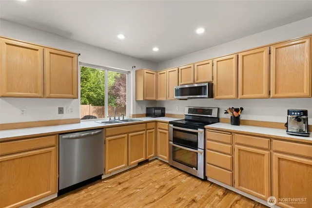 $550,000 | 16503 133rd Avenue East, Puyallup, WA 98374