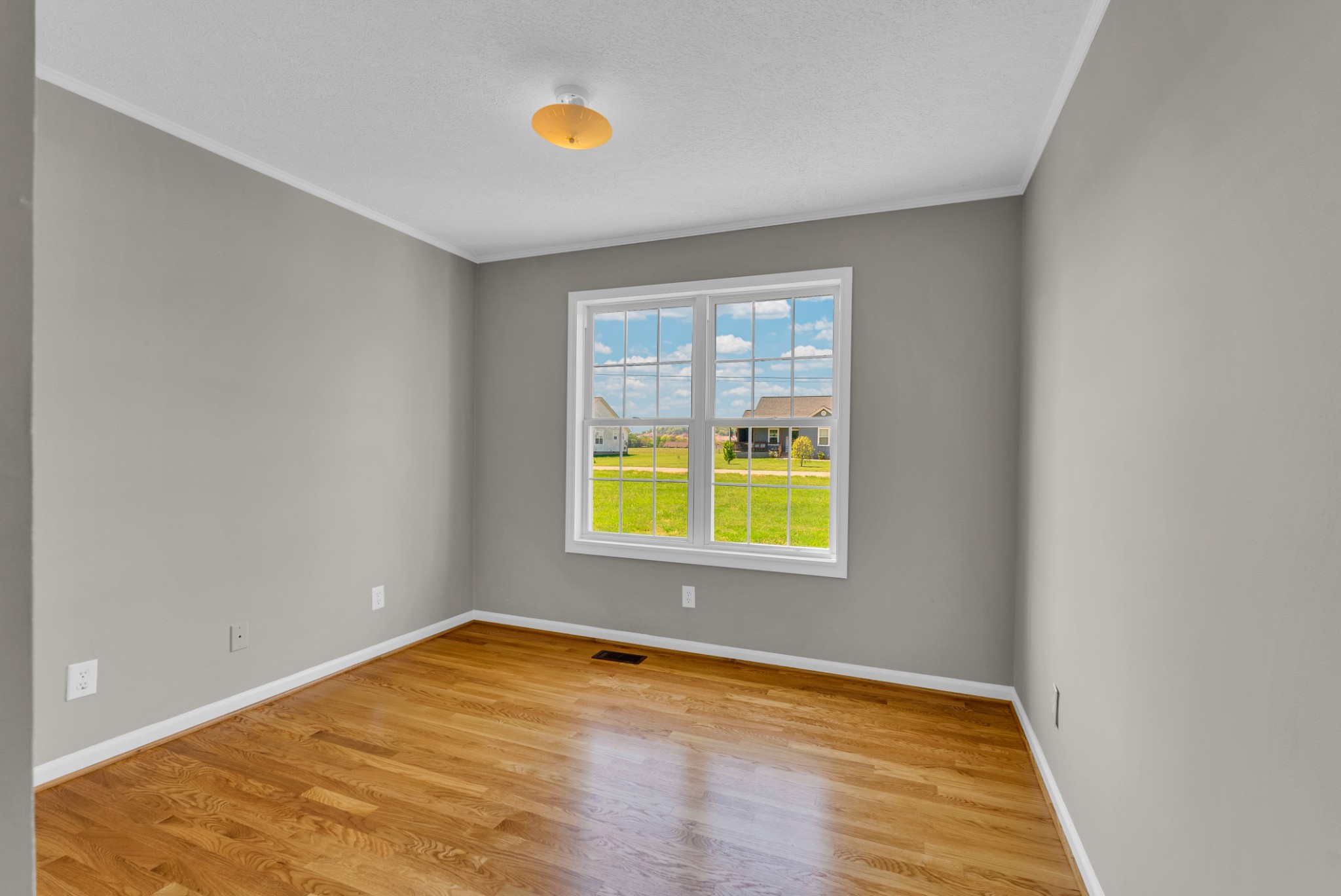199 Tomahawk Lane Doyle, TN 38559 - Photo 27 of 29 an empty room with a window