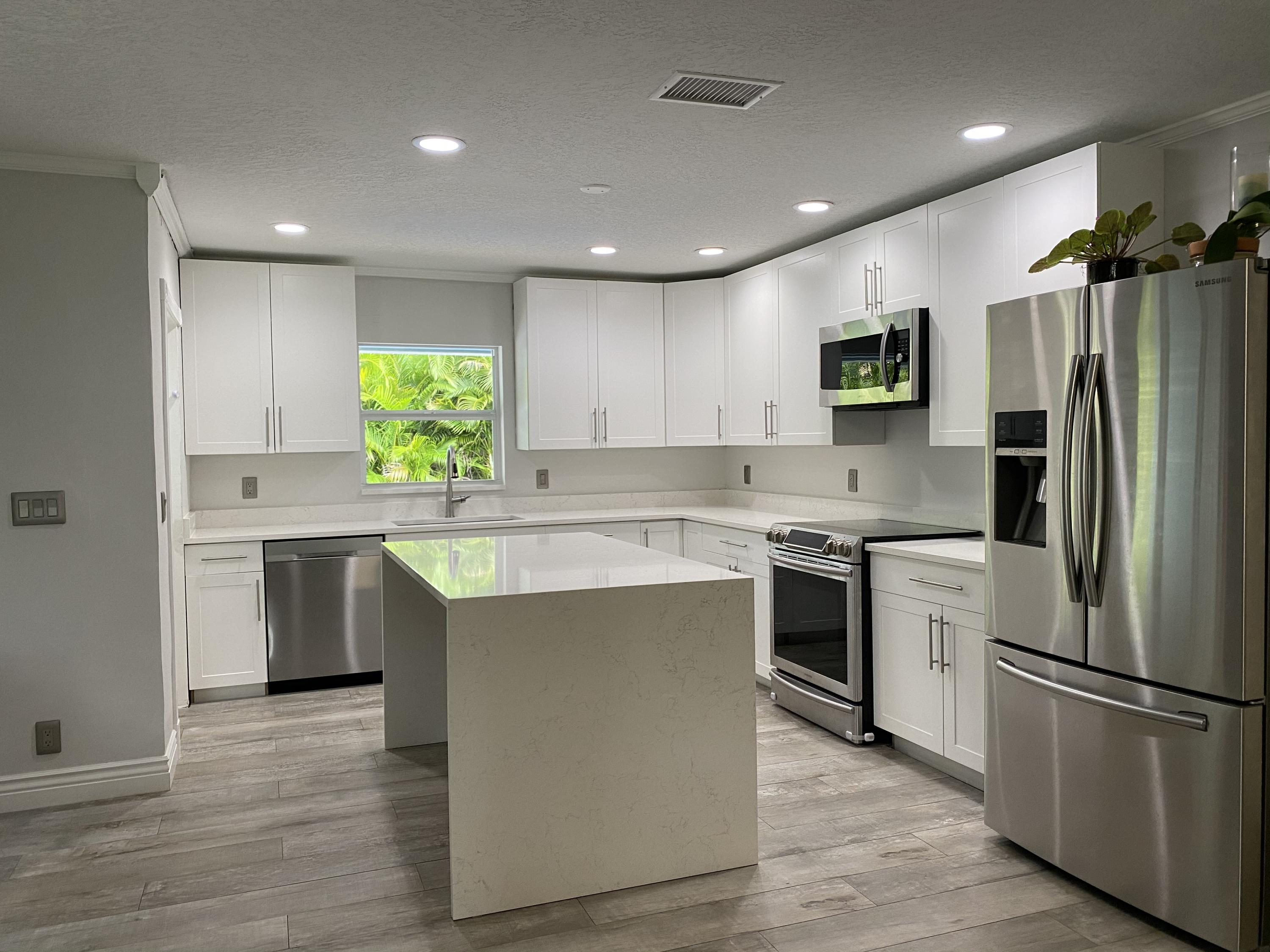 759 Bailey Street Boca Raton, FL 33487 - Photo 11 of 22 E0FBFA70-B4F9-4ADC-BA98-B76A1BAD534B