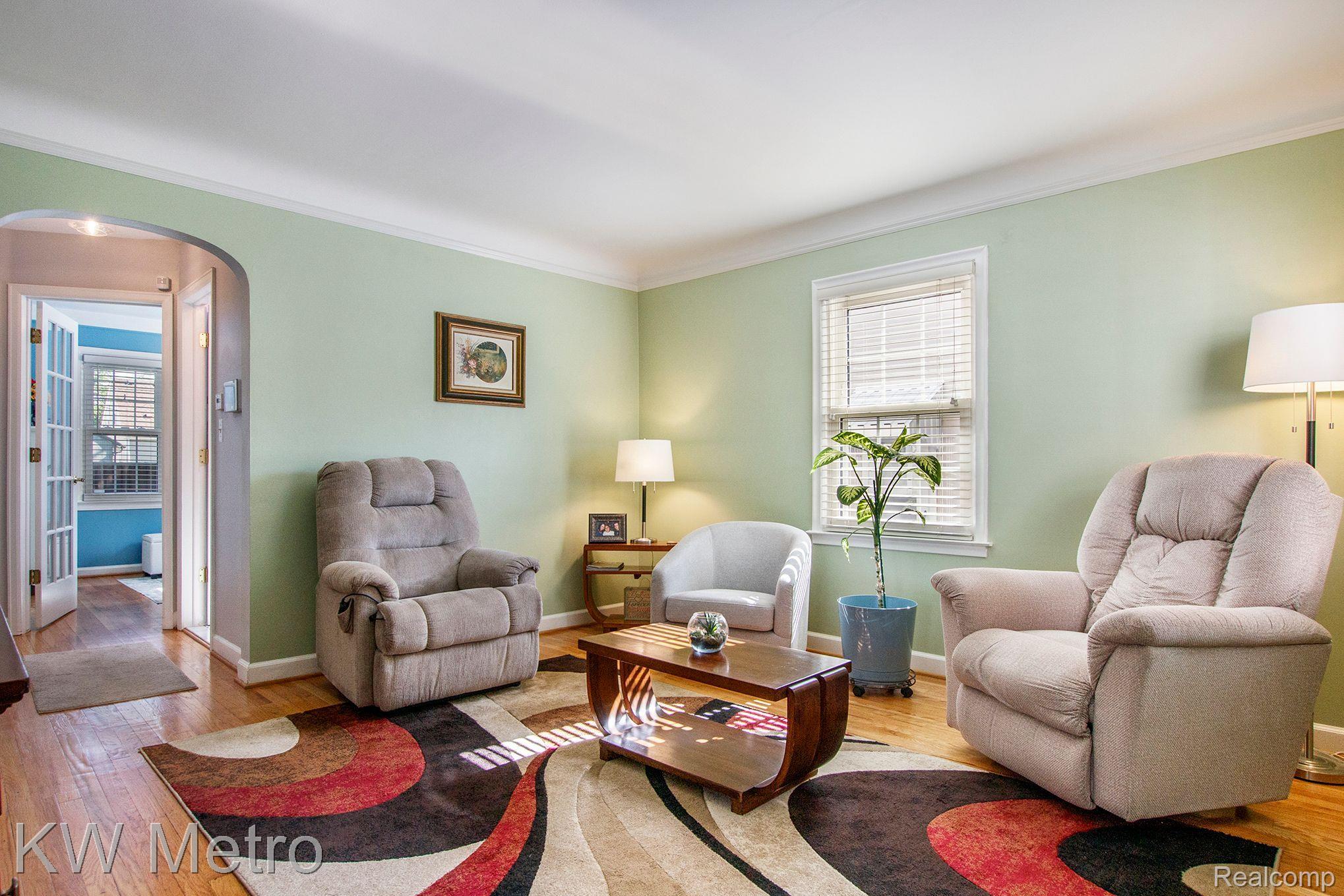 866 Cambridge Road Berkley, MI 48072 - Photo 9 of 36 Gallery Image 9