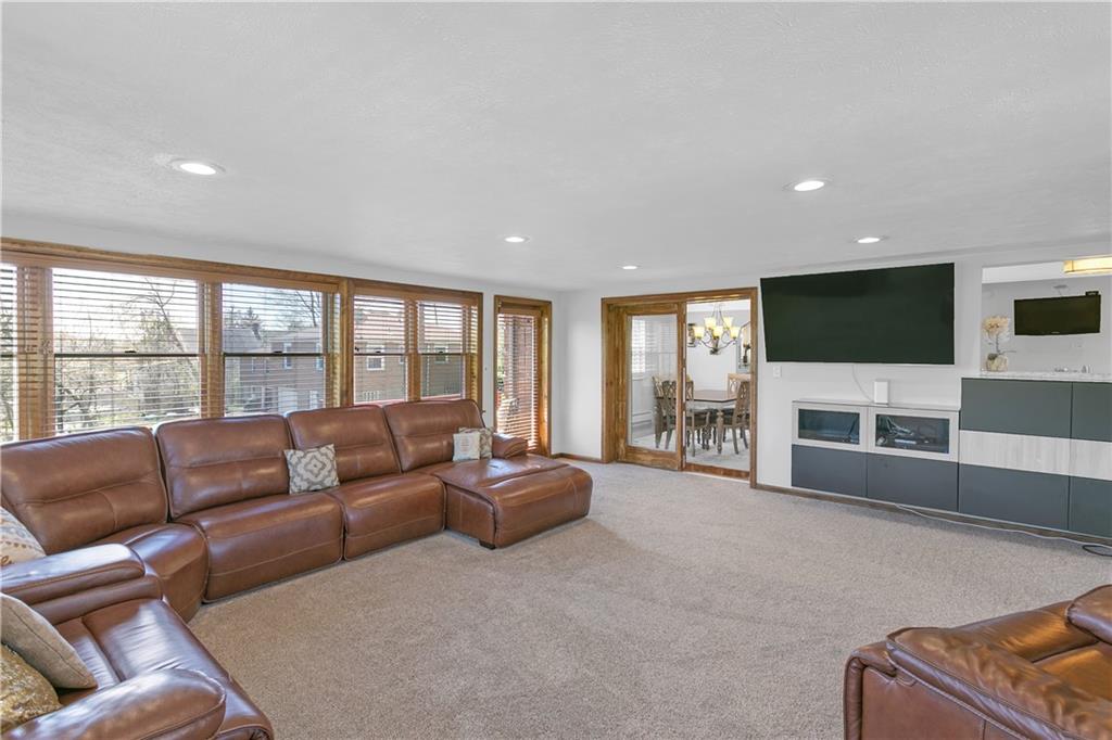7048 Shannon Road Verona, PA 15147 - Photo 12 of 25 Gallery Image 12