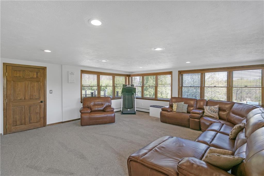 7048 Shannon Road Verona, PA 15147 - Photo 13 of 25 Gallery Image 13