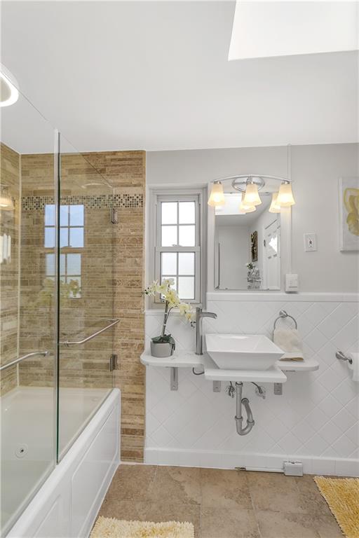 7048 Shannon Road Verona, PA 15147 - Photo 15 of 25 Gallery Image 15