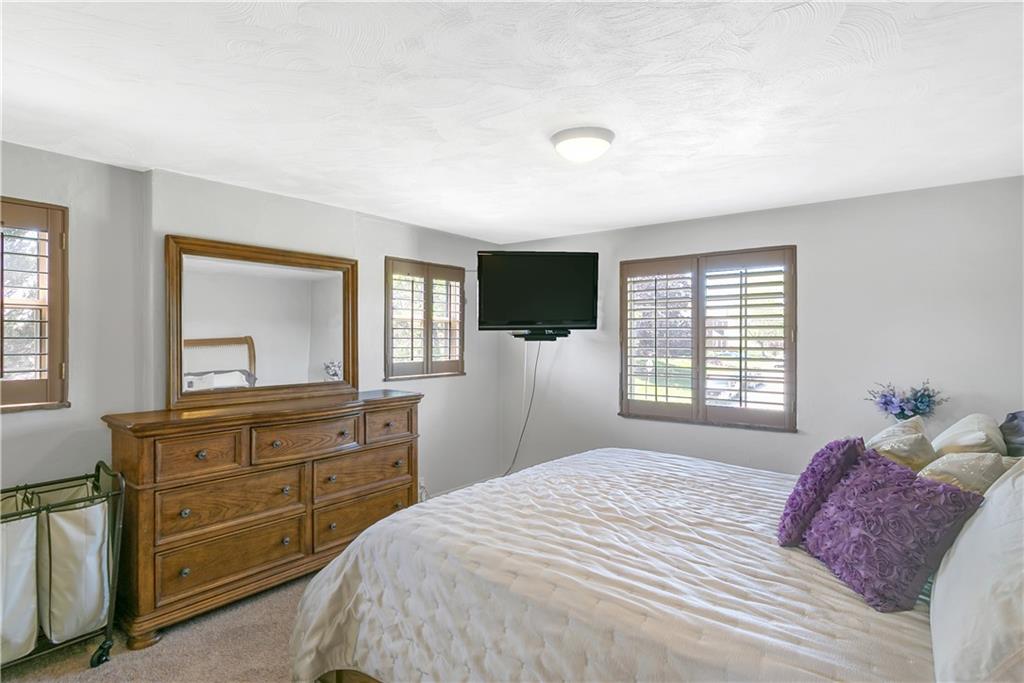 7048 Shannon Road Verona, PA 15147 - Photo 17 of 25 Gallery Image 17