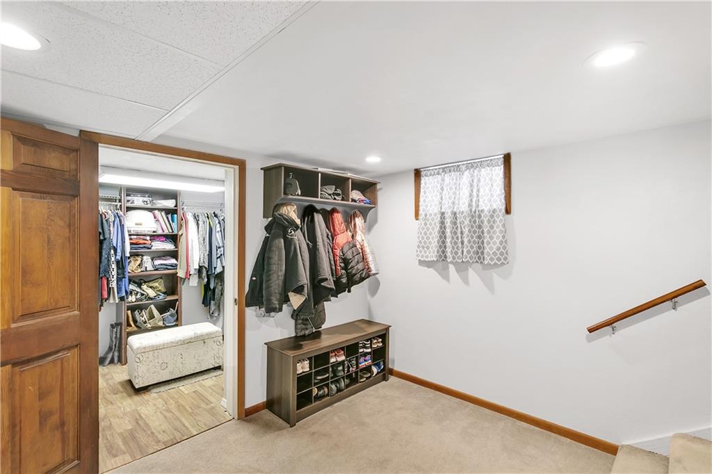 7048 Shannon Road Verona, PA 15147 - Photo 20 of 25 Gallery Image 20
