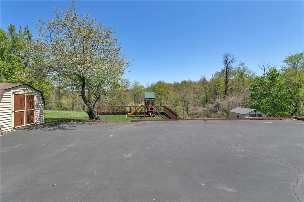7048 Shannon Road Verona, PA 15147 - Photo 24 of 25 Gallery Image 24