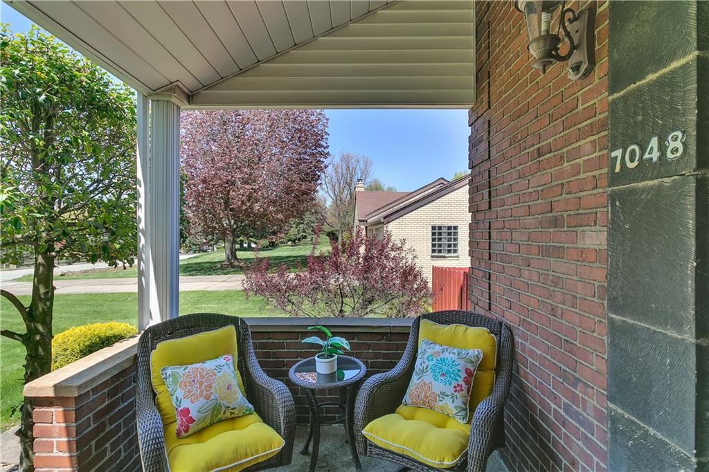 7048 Shannon Road Verona, PA 15147 - Photo 4 of 25 Gallery Image 4
