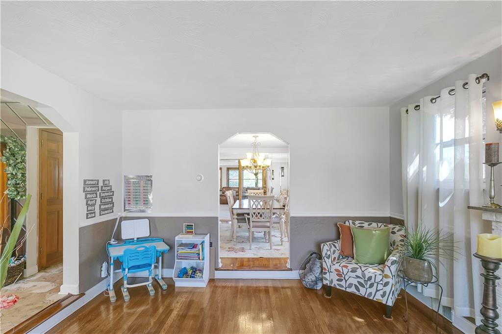 7048 Shannon Road Verona, PA 15147 - Photo 9 of 25 Gallery Image 9