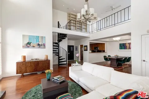 $1,250,000 | 964 Hancock Avenue, Unit 302, West Hollywood, CA 90069