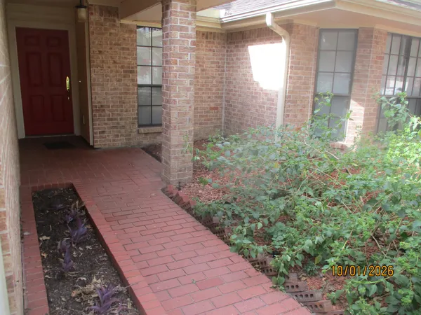 $355,700 | 25 Dover Drive, Conroe, TX 77304