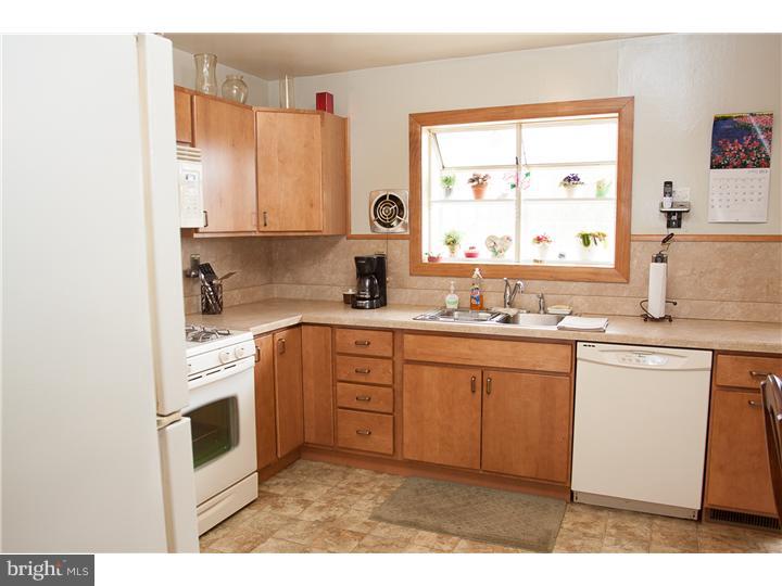 441 Meadowcroft Road Woodbury, NJ 08096 - Photo 6 of 25 Kitchen