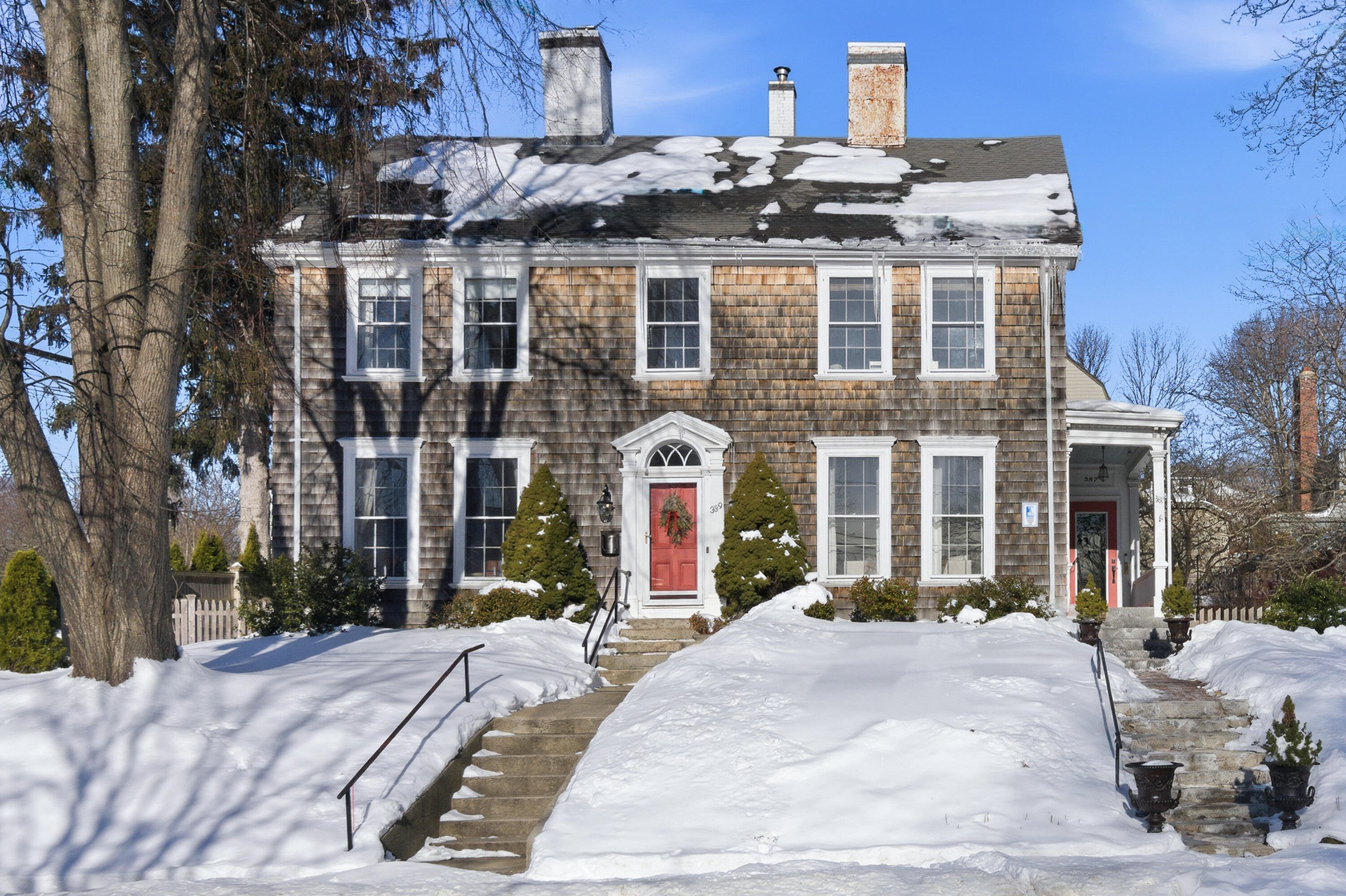 01_387 Danforth St Unit 1_MorneauStudios