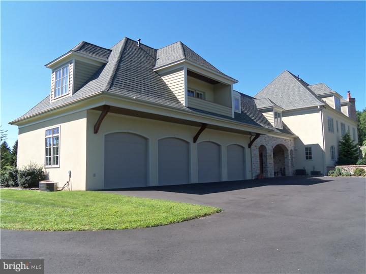 2 Great Hills Road New Hope, PA 18938 - Photo 2 of 20 Garage