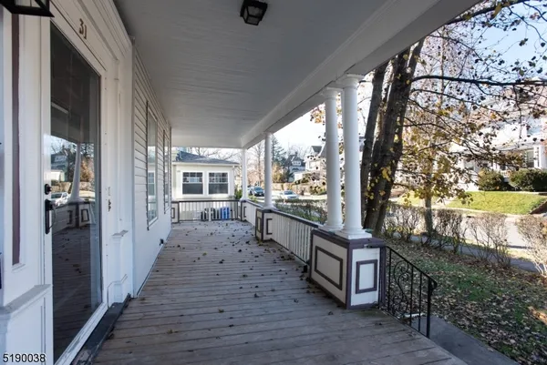 $2,600 | 31 Cloverhill Place, Unit 1, Montclair, NJ 07042