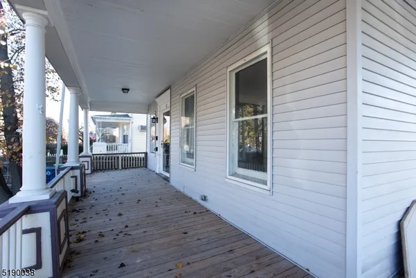 $2,600 | 31 Cloverhill Place, Unit 1, Montclair, NJ 07042